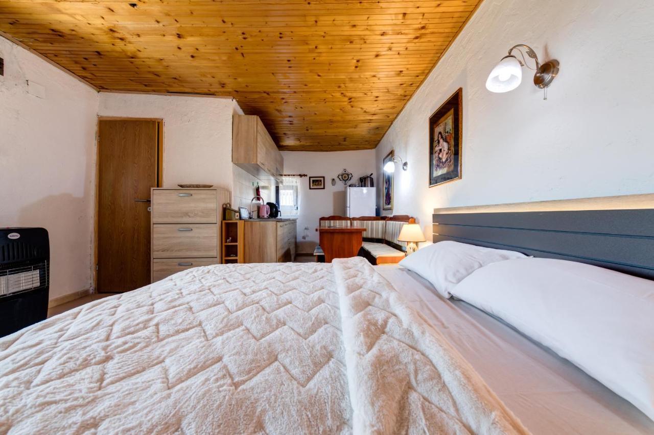 Holiday Home Pavle ริเยกาเซรโนเยวิชา ภายนอก รูปภาพ